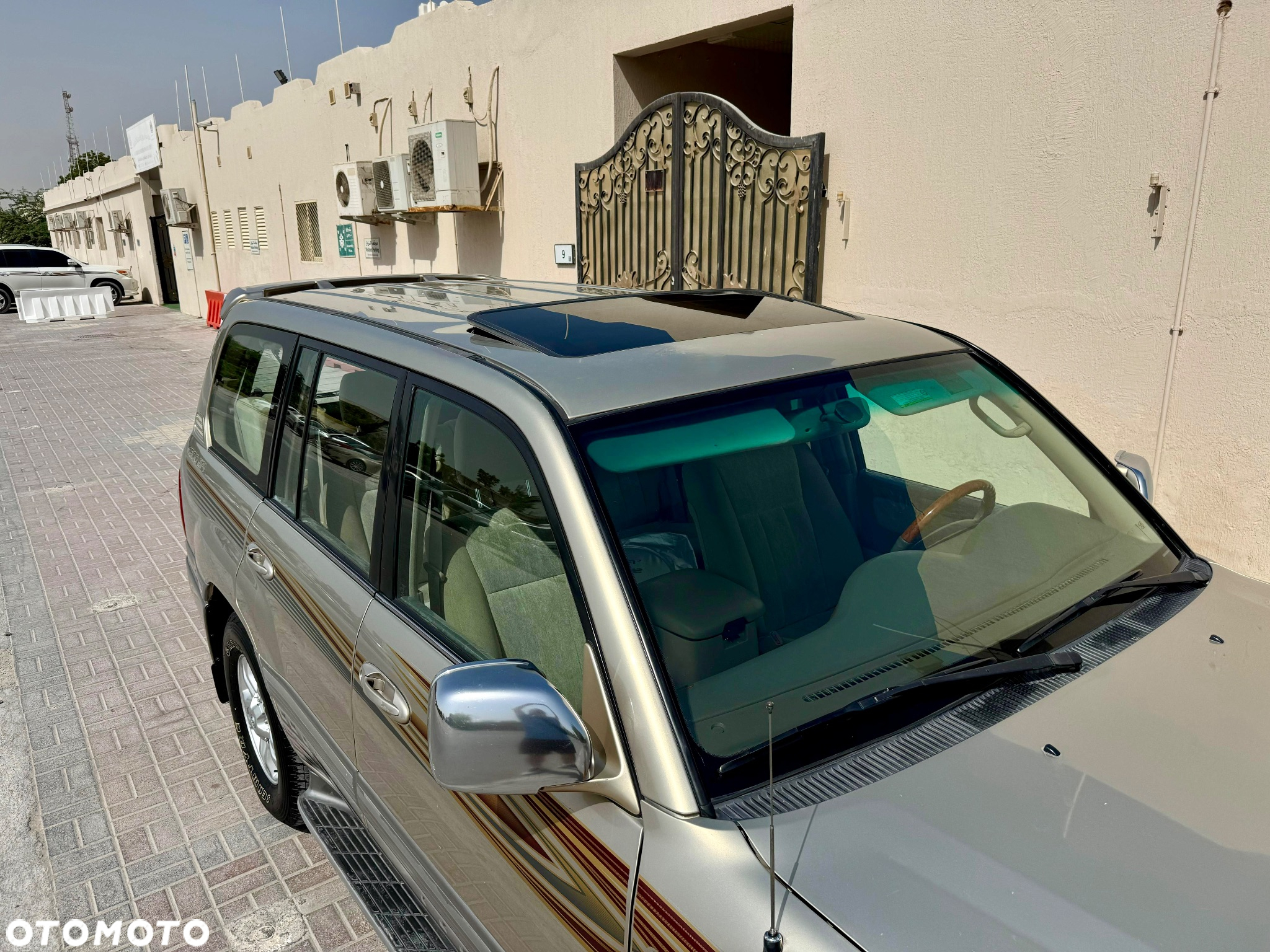 Toyota Land Cruiser - 18