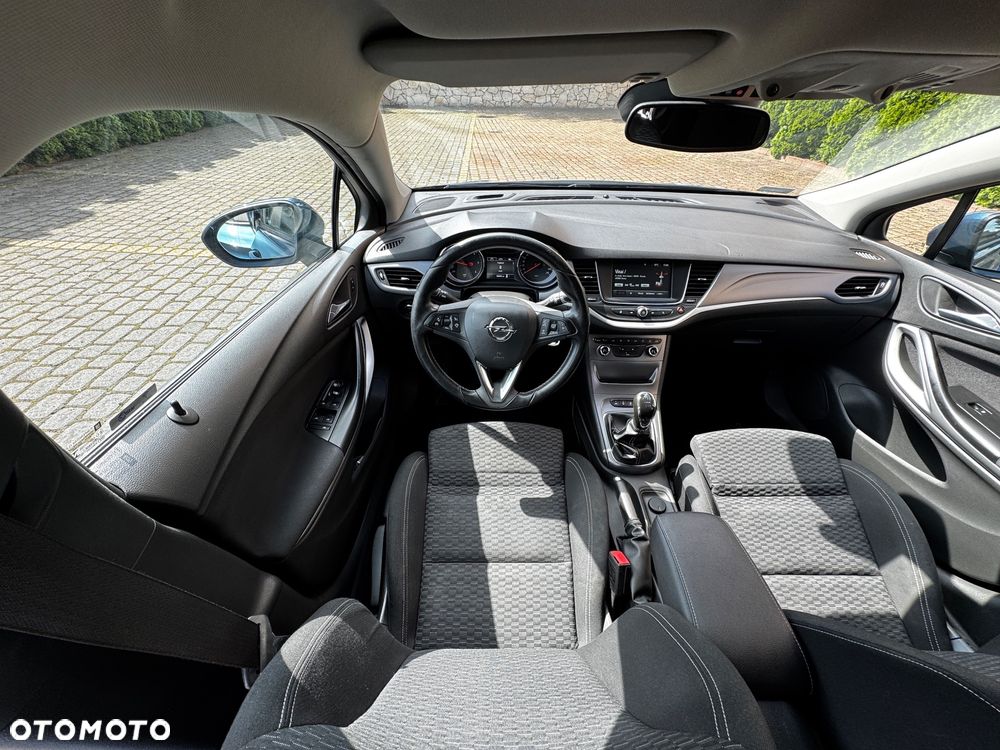 Opel Astra 1.6 CDTI Cosmo - 11