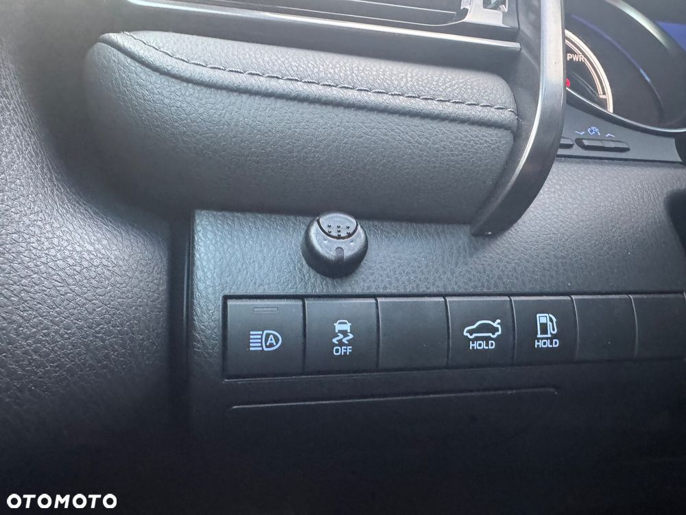 Toyota Camry 2.5 Hybrid Comfort CVT - 26