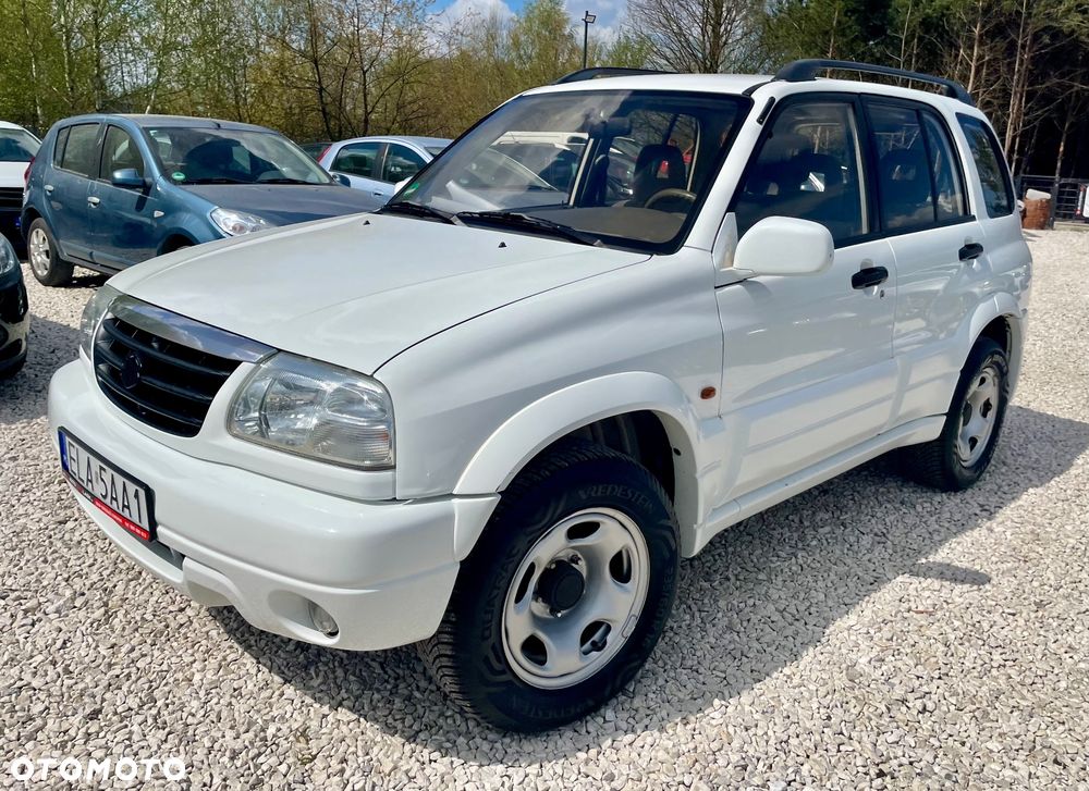 Suzuki Grand Vitara 2.0 Club - 13