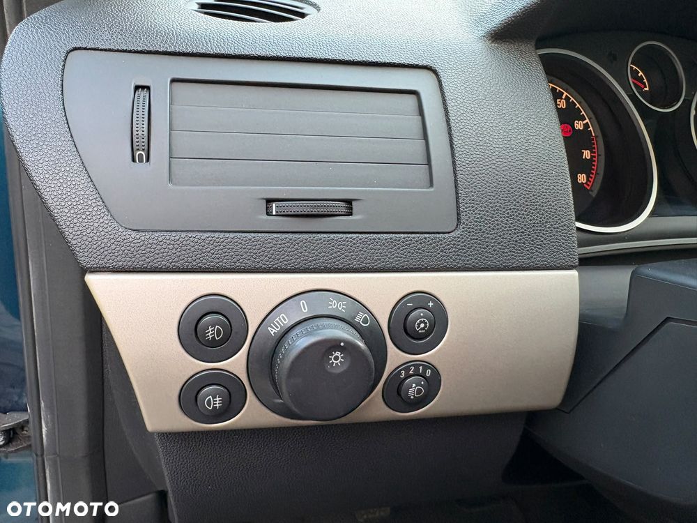 Opel Astra - 18