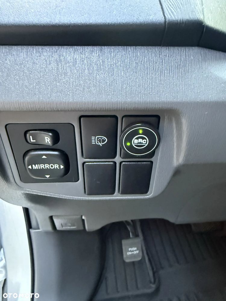 Toyota Prius - 14
