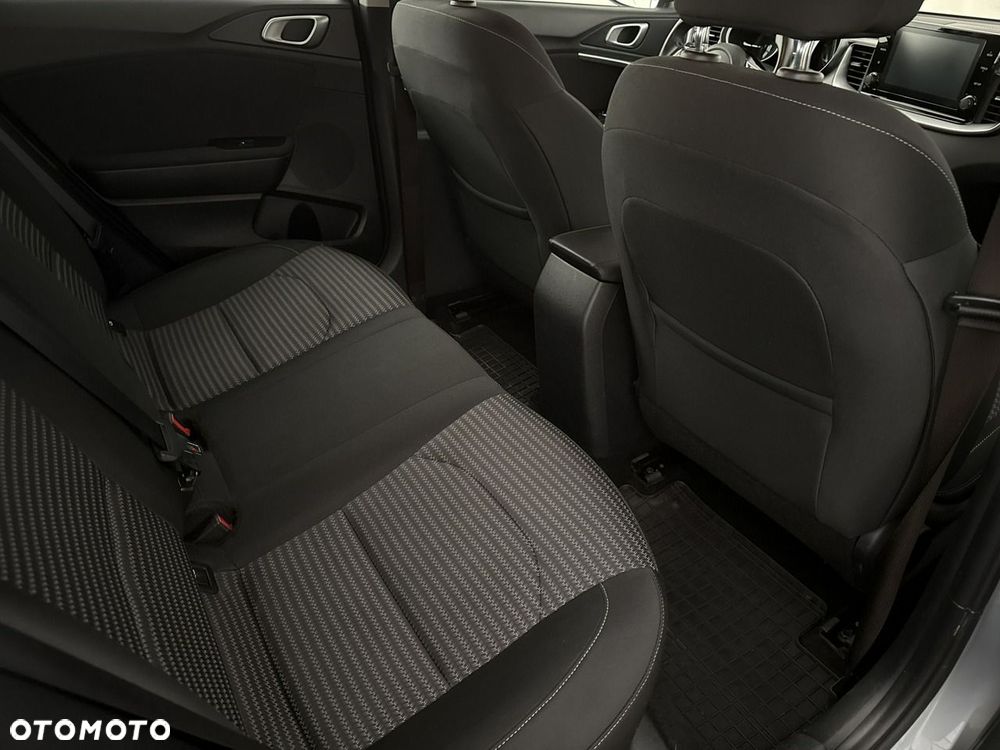 Kia Ceed - 24