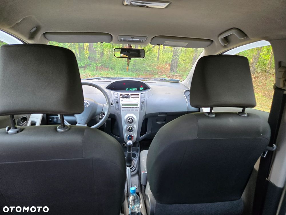Toyota Yaris 1.3 Prestige - 10