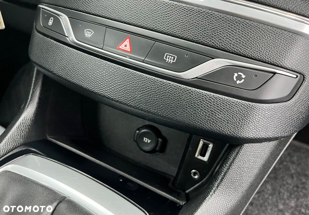 Peugeot 308 - 30