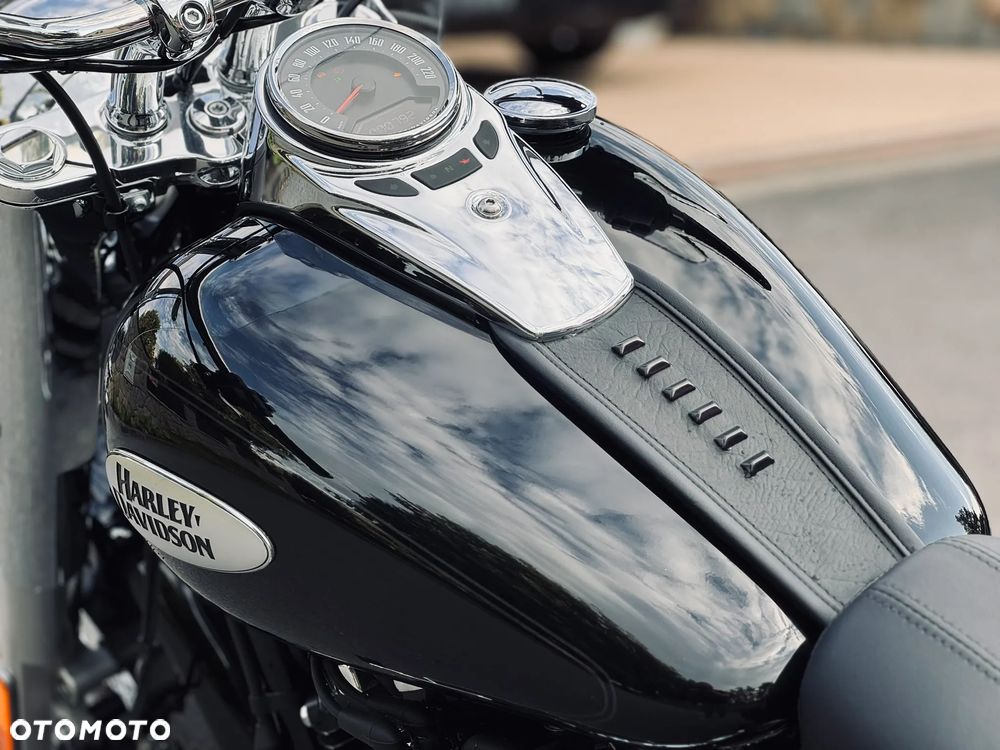 Harley-Davidson Softail Heritage Classic - 13