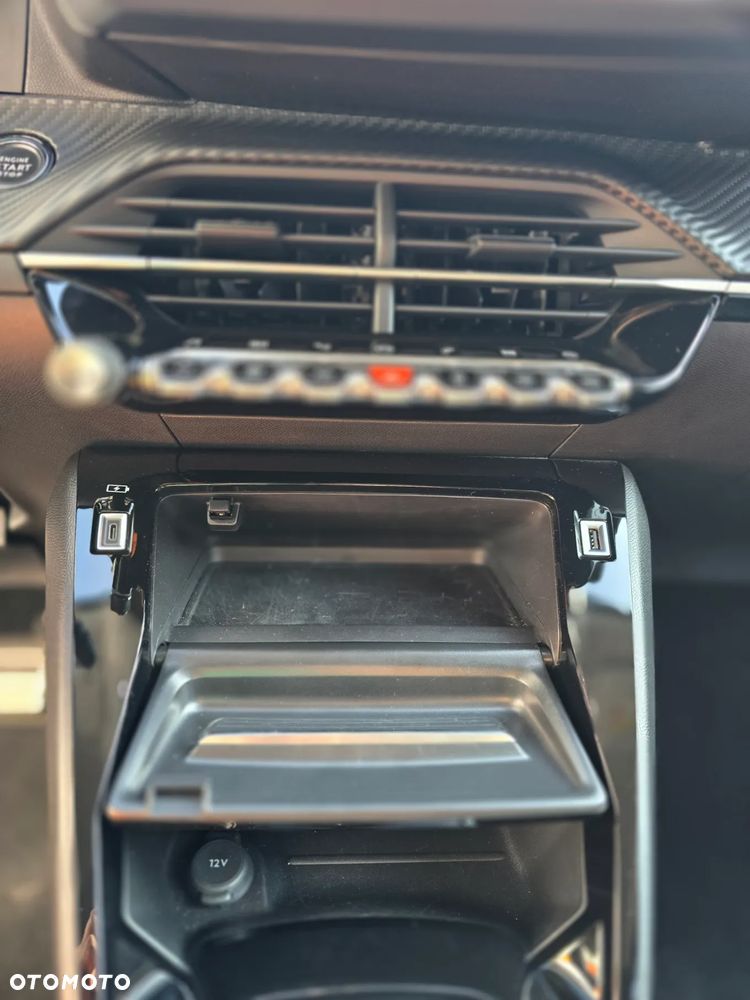 Peugeot 2008 1.2 PureTech Allure S&S EAT8 - 19