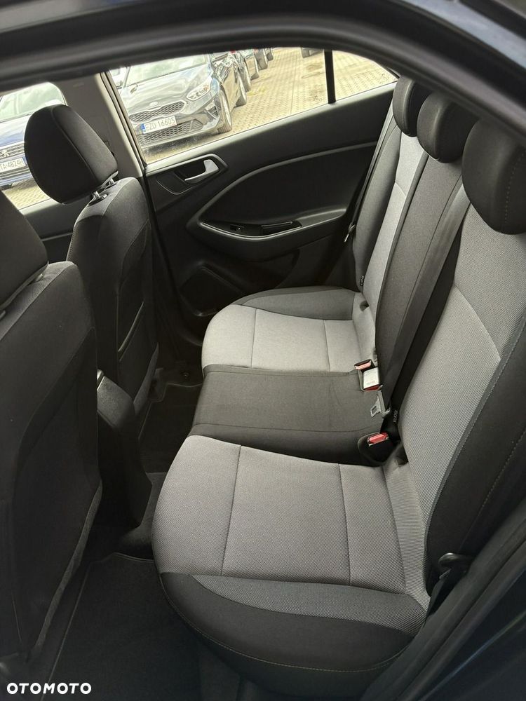 Hyundai i20 - 18