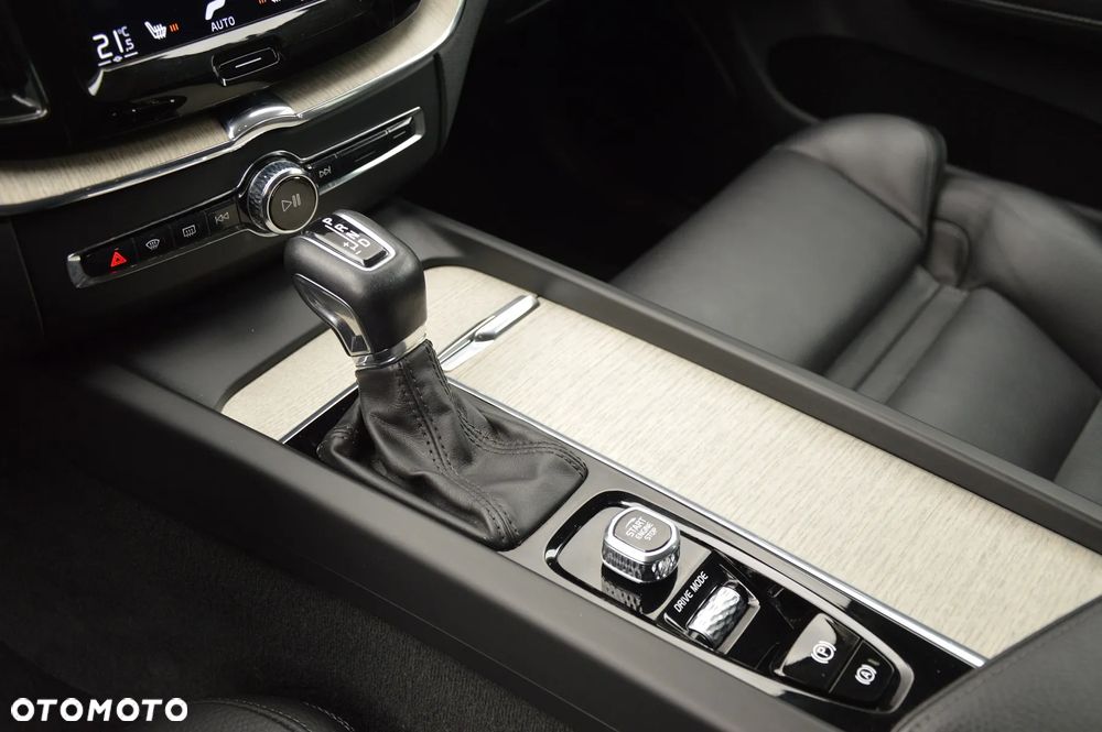 Volvo XC 60 D4 Inscription - 16