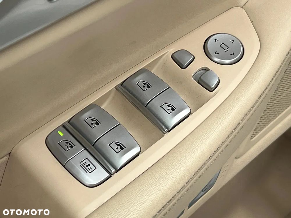 BMW Seria 7 750i xDrive - 18