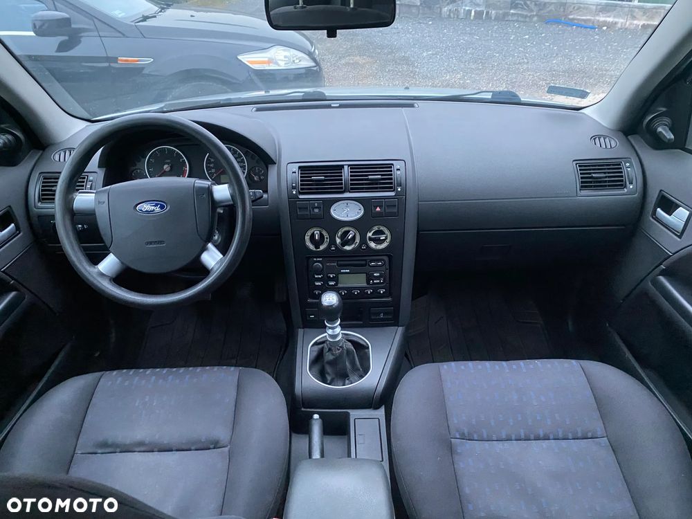 Ford Mondeo 1.8 Sport - 9