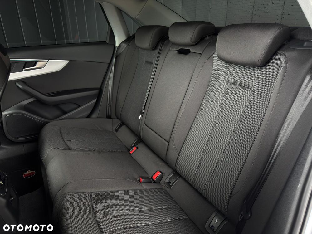 Audi A4 Limousine 35 TFSI mHEV S tronic - 24