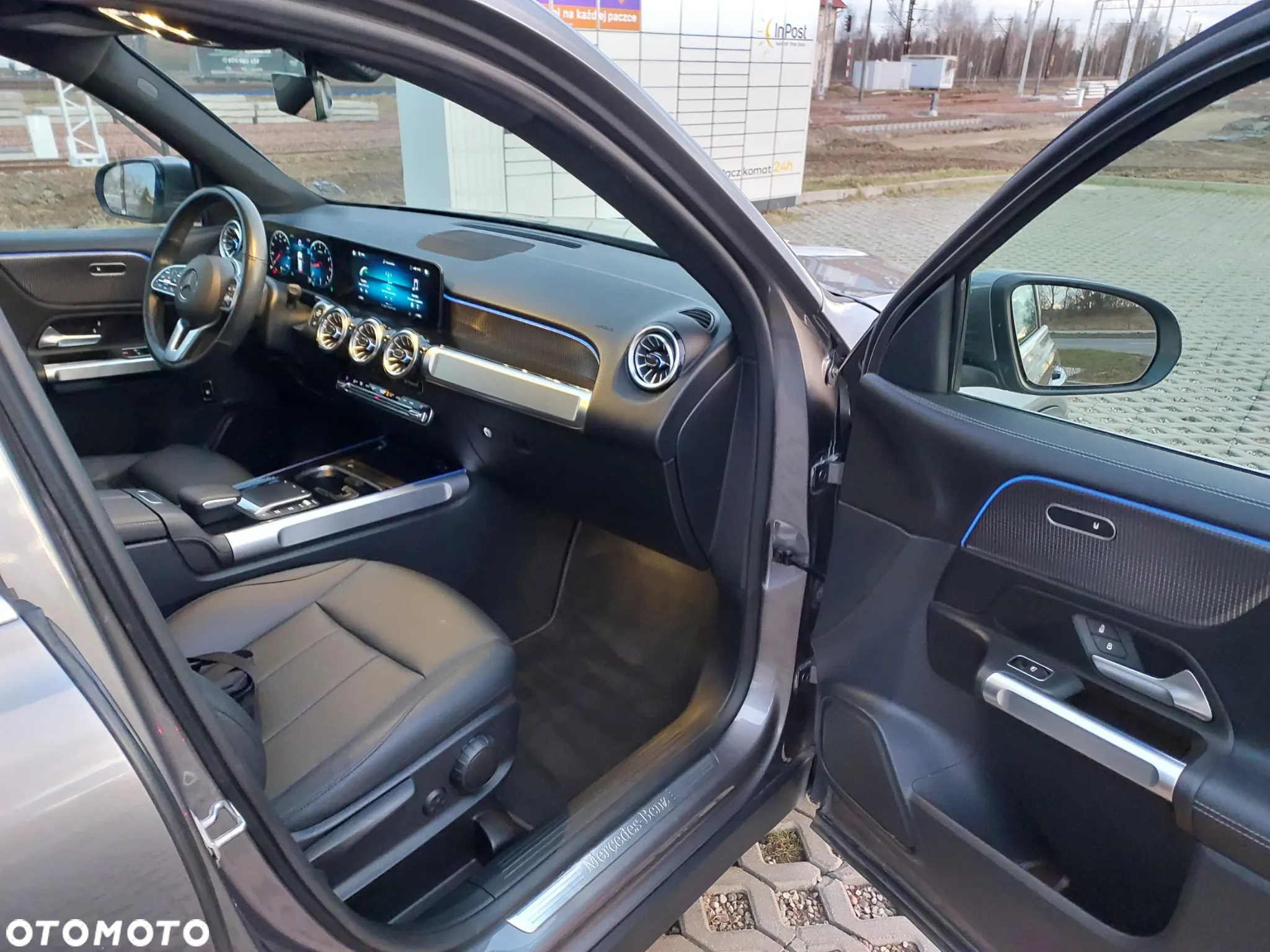 Mercedes-Benz GLB 250 4-Matic 8G-DCT - 11
