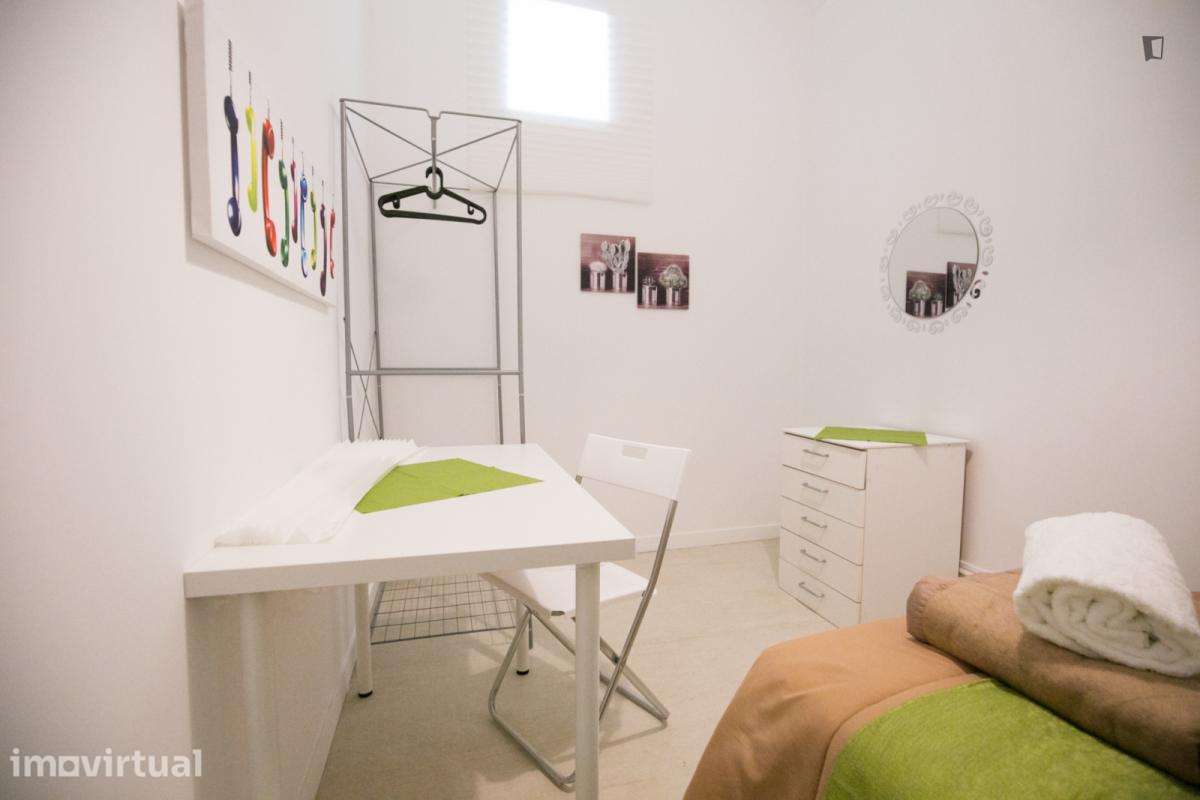 Quarto - localizado em Saldanha Lisbon - Grande imagem: 2/28