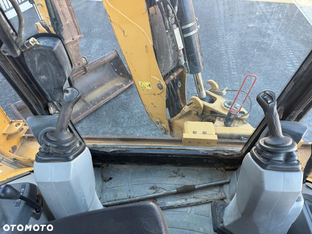 Caterpillar 432E2 - 16