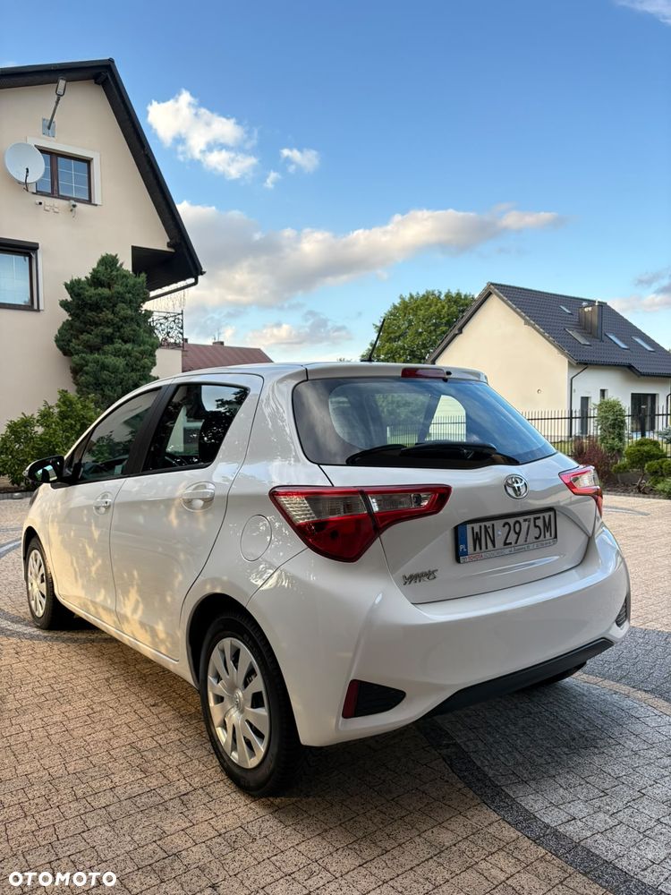 Toyota Yaris 1.0 Premium - 4