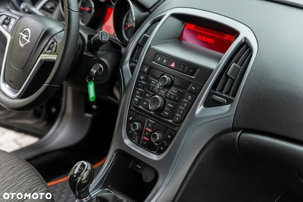 Opel Astra IV GTC 1.4 Active - 28