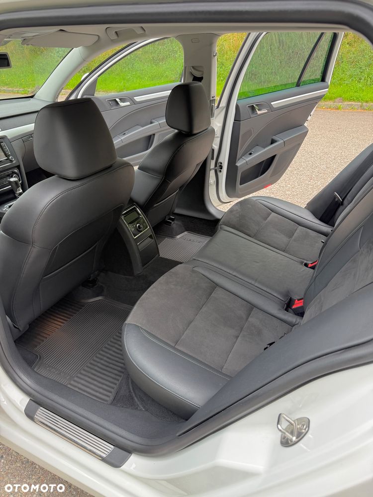 Skoda Superb 2.0 TDI Green tec 4x4 DSG Elegance - 18
