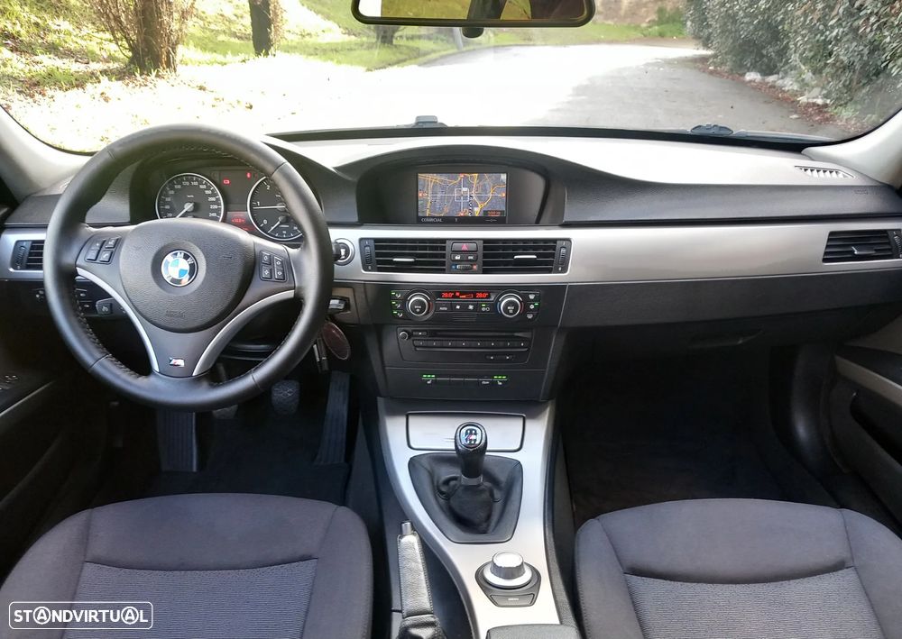 BMW 318 d Navigation Sport - 8
