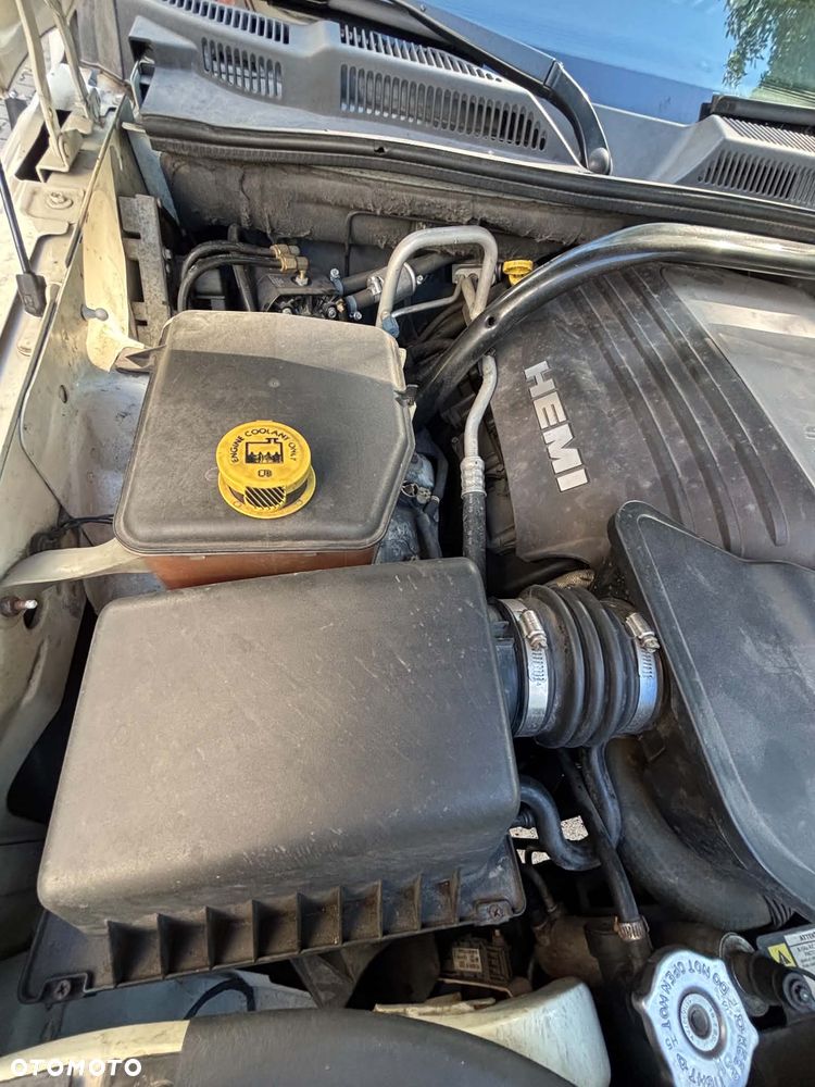 Jeep Commander 5.7 V8 Limited - 13