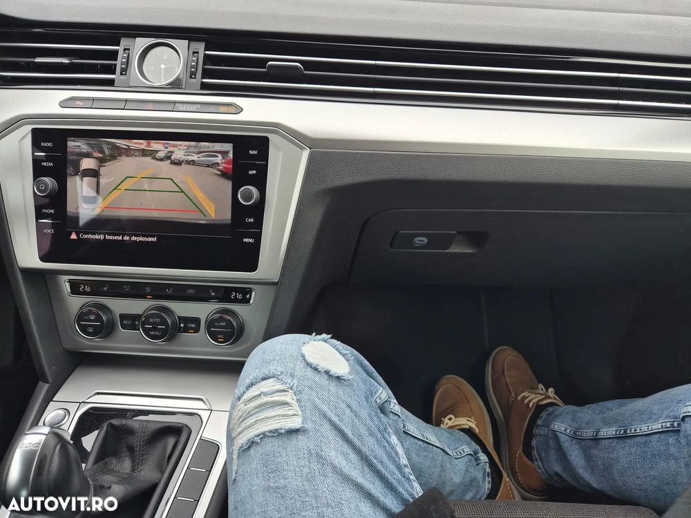 Volkswagen Passat 1.5 TSI OPF DSG Highline - 2