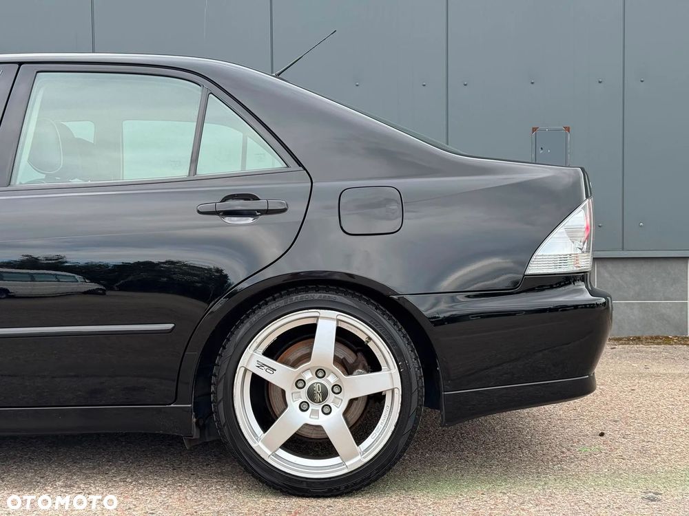 Lexus IS 200 - 9