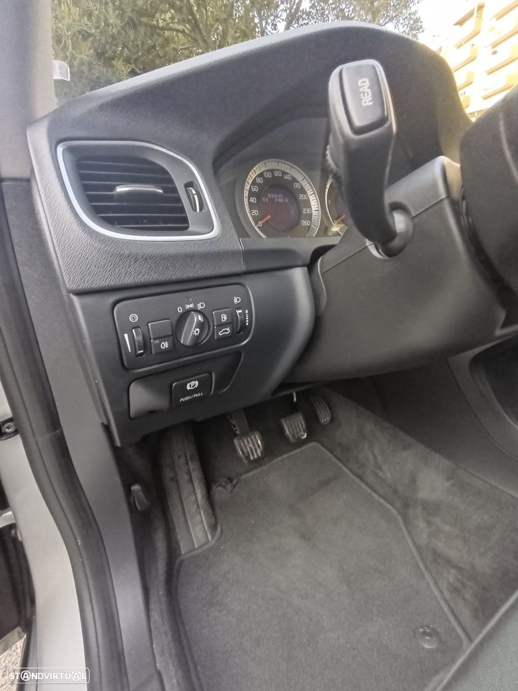 Volvo S60 2.0 D4 Momentum Start/Stop - 28