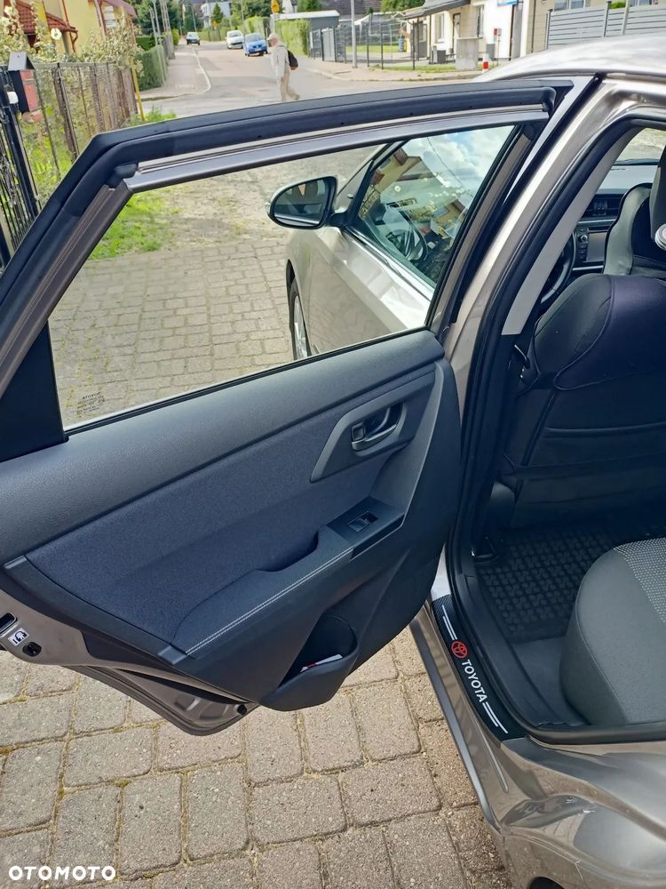 Toyota Auris 1.33 Dual-VVT-i START Edition - 38