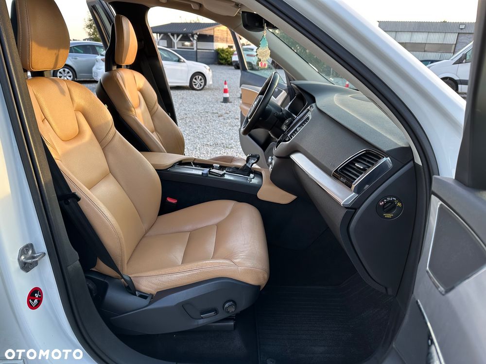 Volvo XC 90 D5 AWD R-Design - 38