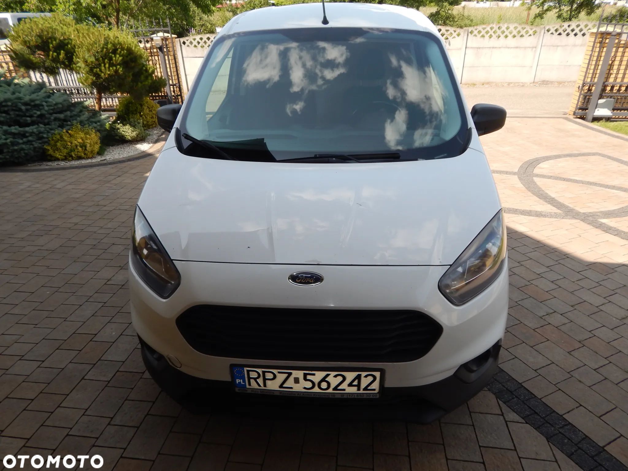 Ford COURIER - 1