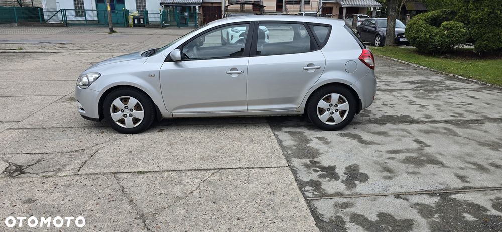 Kia Ceed - 3
