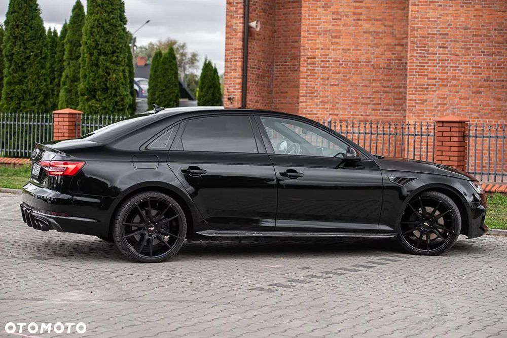 Audi A4 Limousine - 8