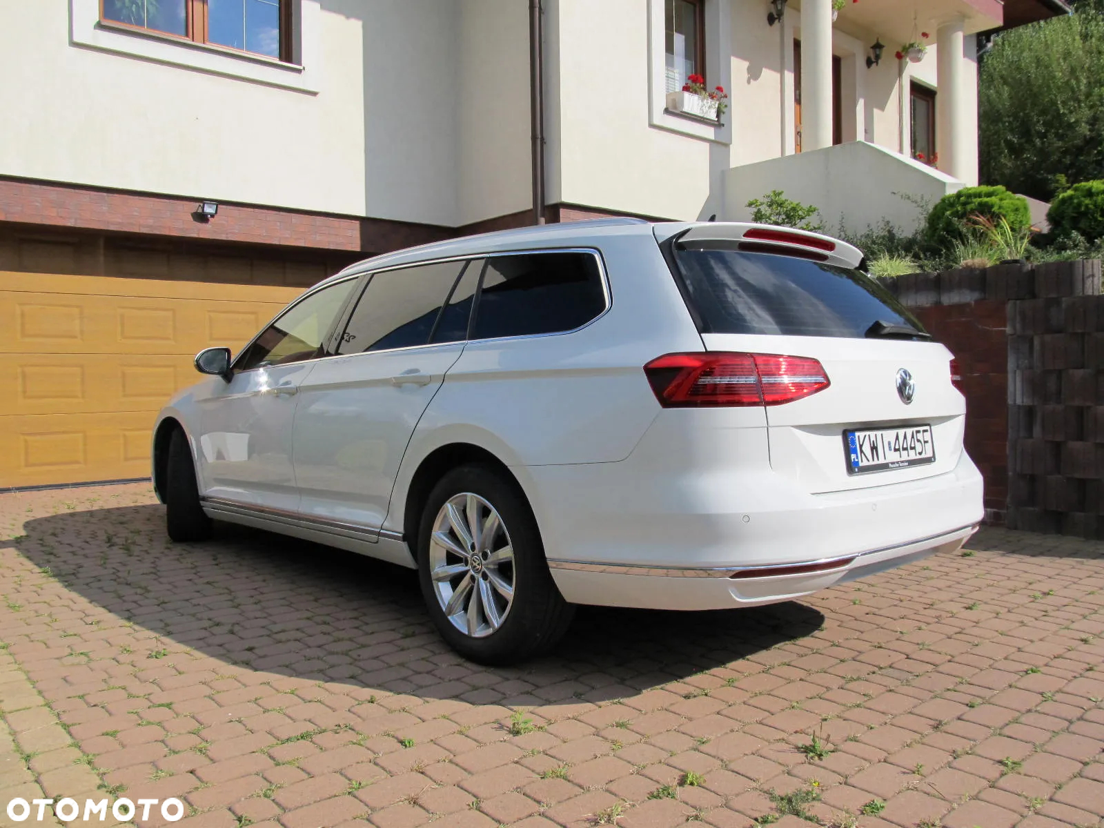 Volkswagen Passat Variant 2.0 TDI SCR DSG BlueMotion Highline - 2