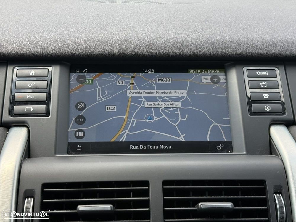 Land Rover Discovery 2.0 TD4 HSE Luxury Auto - 13