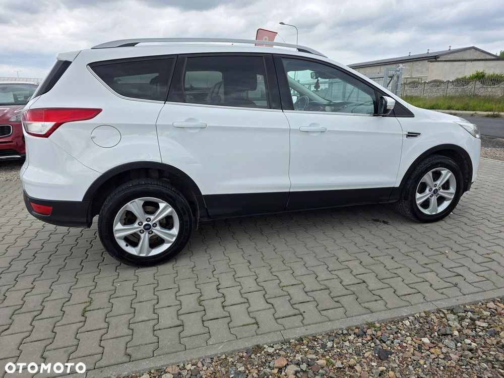 Ford Kuga 2.0 TDCi 2x4 Titanium - 8