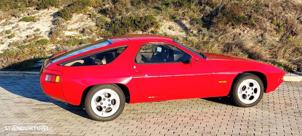 Porsche 928 - 8