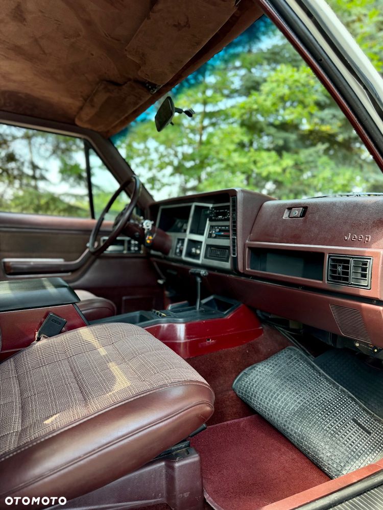 Jeep Comanche - 32