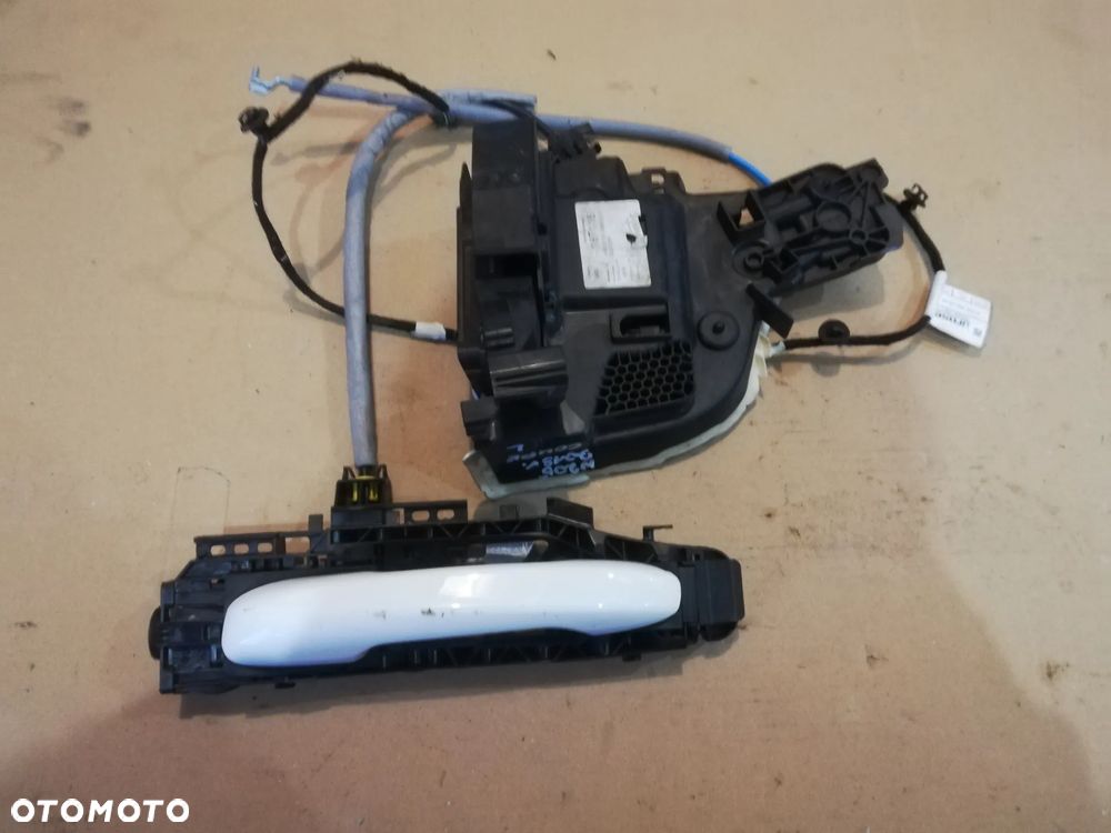 Mercedes W205 coupe zamek klamka lewy lewa 2057600901 uk