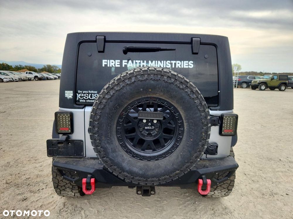 Jeep Wrangler - 5