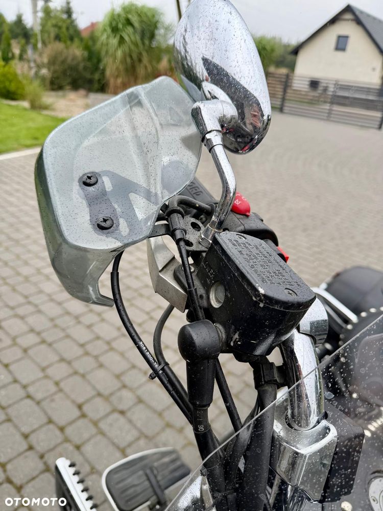 Yamaha XVS - 8