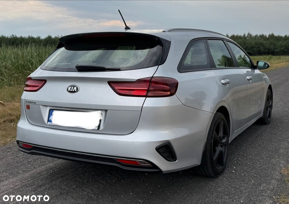 Kia Ceed 1.6 CRDi SCR M - 3