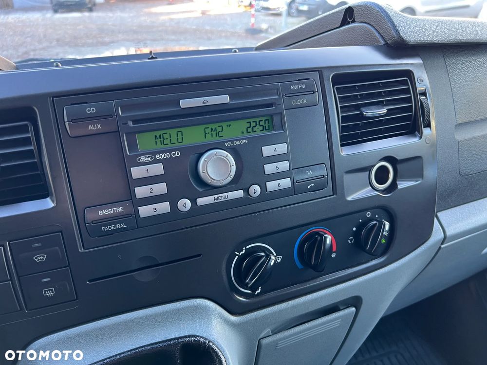 Ford Transit Furgon Brygadowy 6 os. 4x4 L3H3 2.4 TDCI 140KM 4x4 - 16