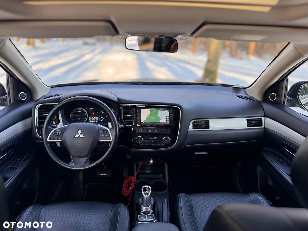 Mitsubishi Outlander Intense + - 31
