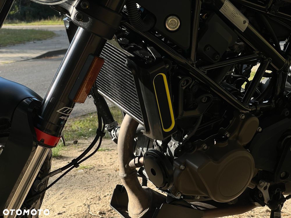Husqvarna Svartpilen - 20