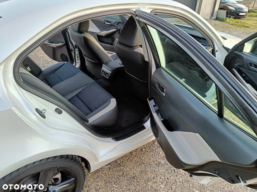 Lexus IS 200t / 300 Black - 17