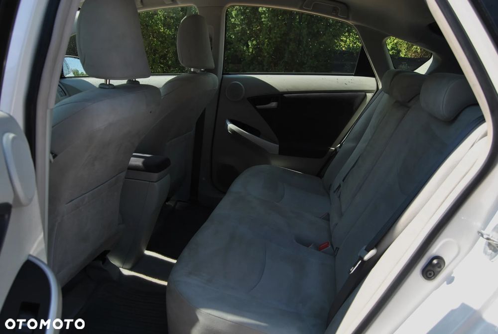 Toyota Prius (Hybrid) Comfort - 6