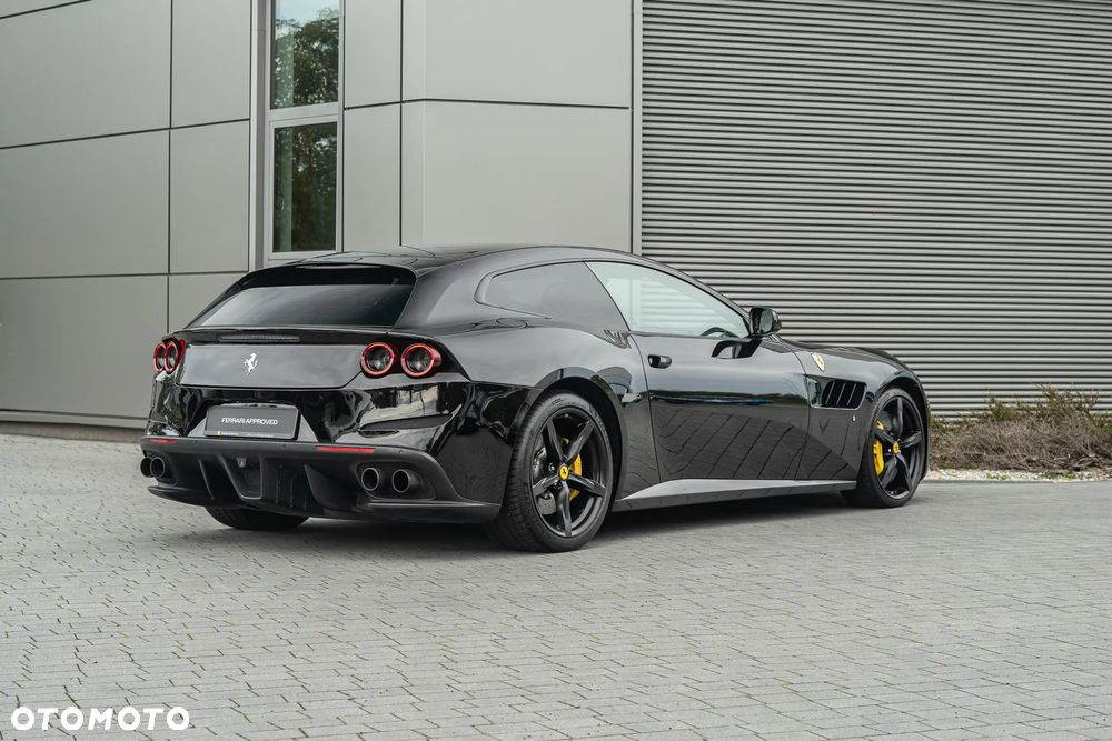 Ferrari GTC4Lusso - 3