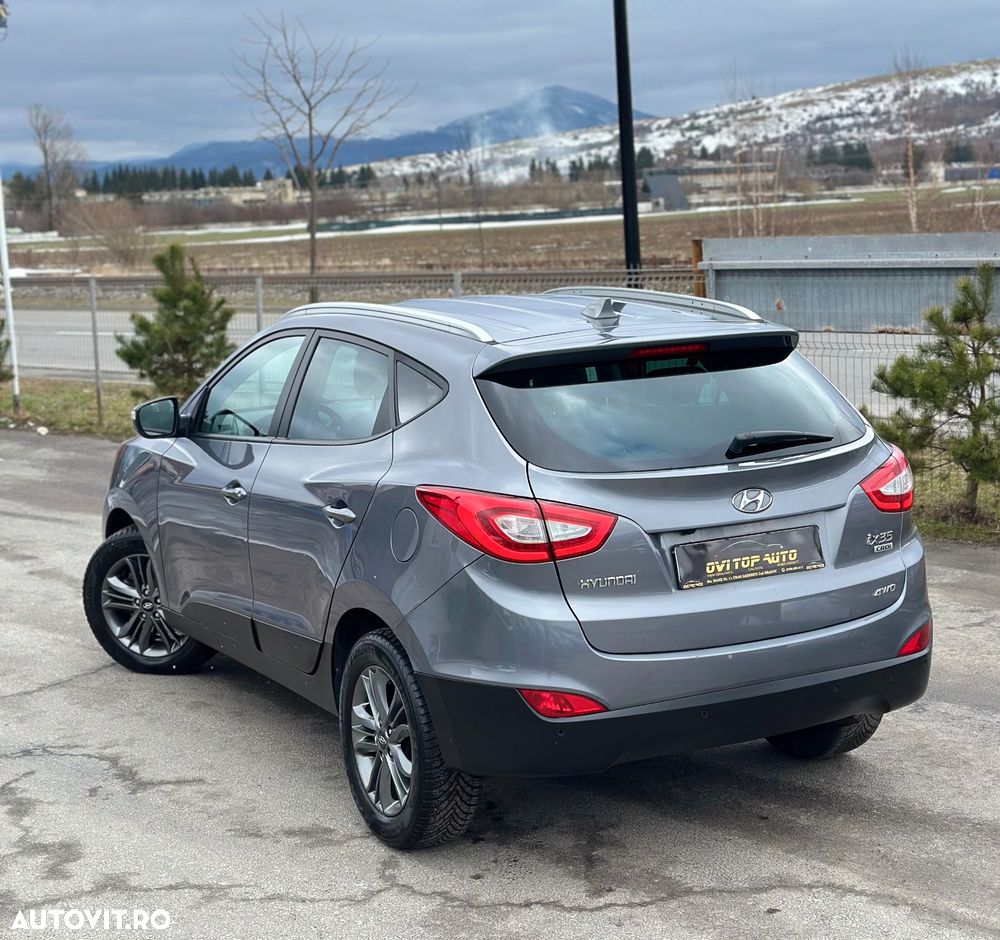 Hyundai ix35 2.0 CRDI 4WD Fifa World Cup Gold Edition - 25