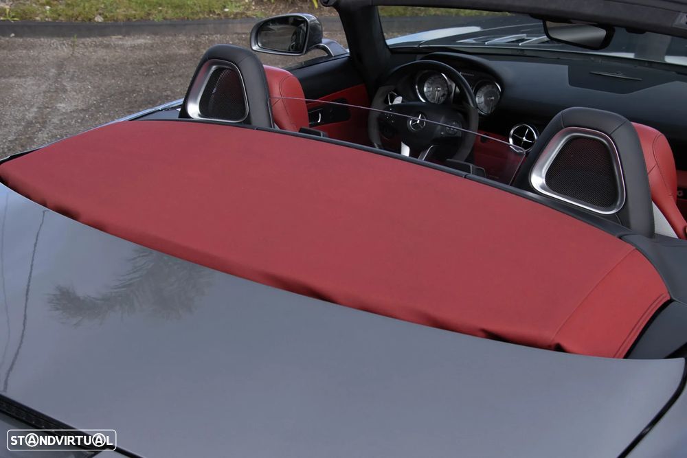 Mercedes-Benz SLS 63 AMG Roadster - 39