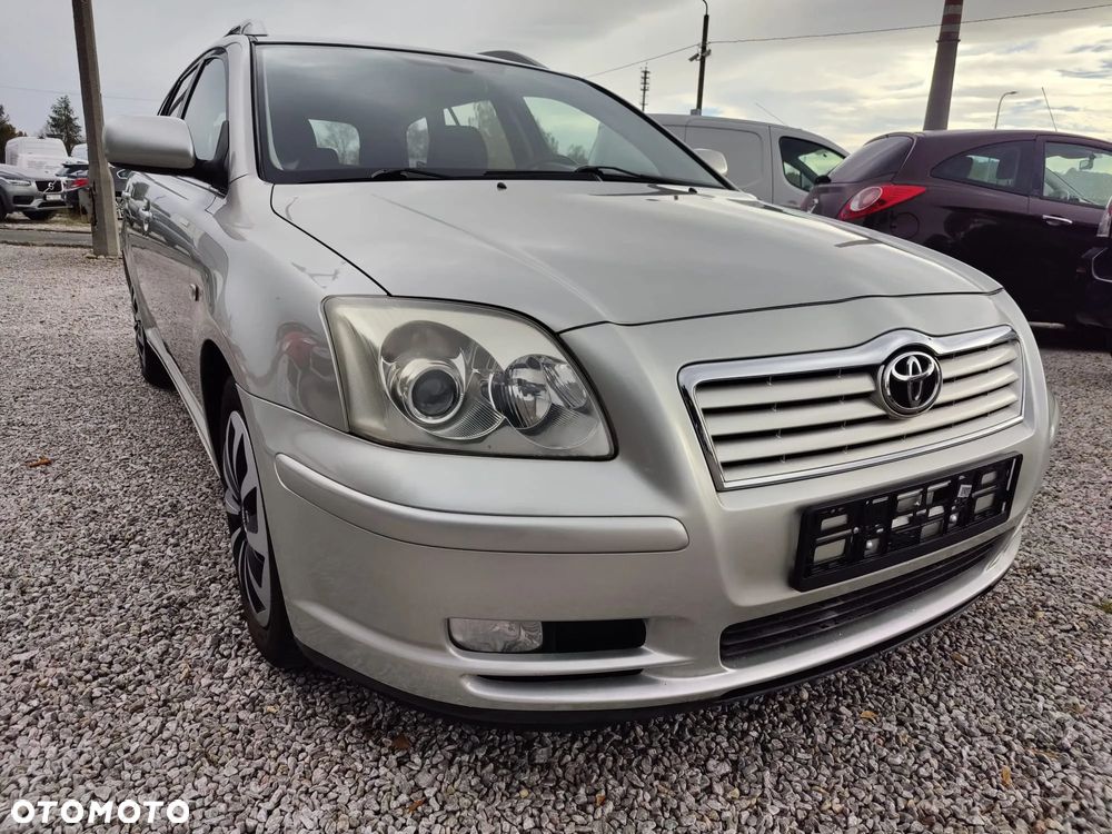 Toyota Avensis - 1